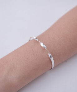 Bracelete Retorcido