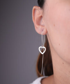 Alternative view of Brinco Agulha Coração Vazado