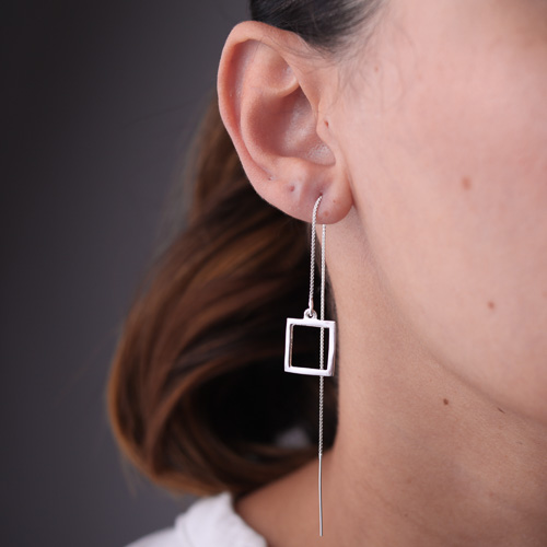 Brinco Agulha Quadrado