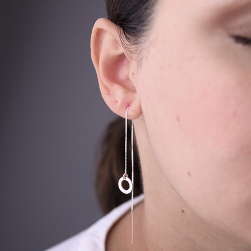 Brinco Agulha Circulo Vazado