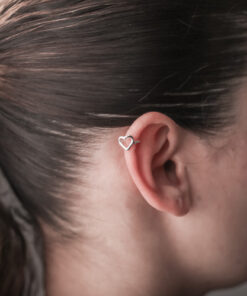 Alternative view of Piercing Fake Coração G