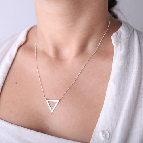Colar Triângulo Vazado - Imagem 2