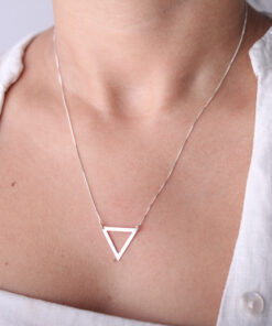 Colar Triângulo Vazado