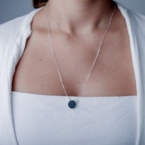 Escapulário Ágata Negra e Madrepérola