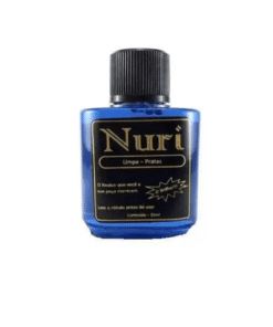 nuri liquido limpa prata em fundo branco