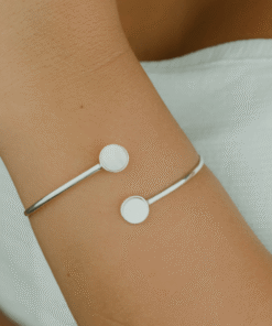 bracelete madreperola em modelo