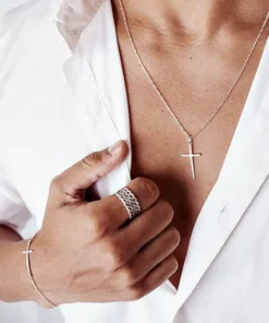 Alternative view of Cordão Cruz Masculino