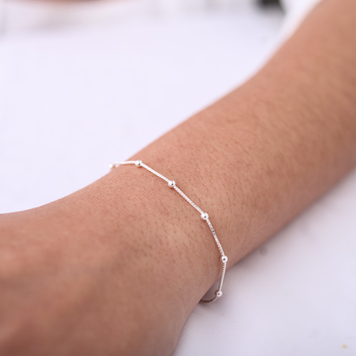 Pulseira Bolinhas Espaçadas