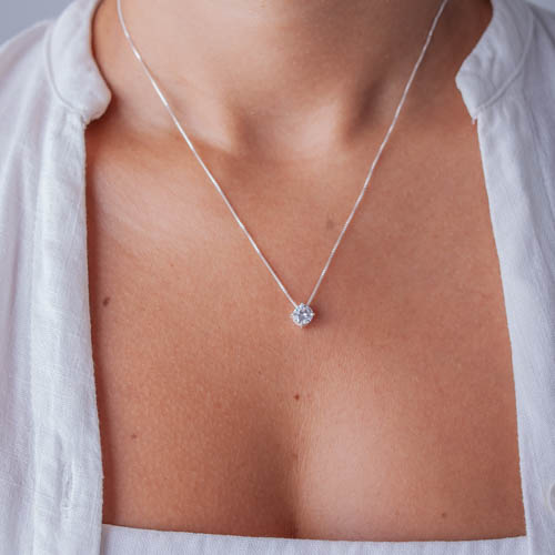 Colar Ponto de Luz Sobrepor de prata 925 em modelo