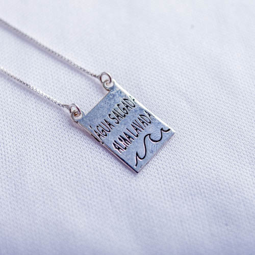 Escapulário Onda- Água Salgada – Alma Lavada de prata 925 em tecido branco