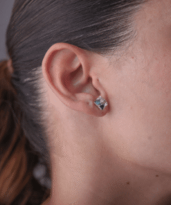 brinco cubo magico em modelo