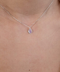 Modelo Feminina usando Choker Pedra da Lua Oval em prata 925